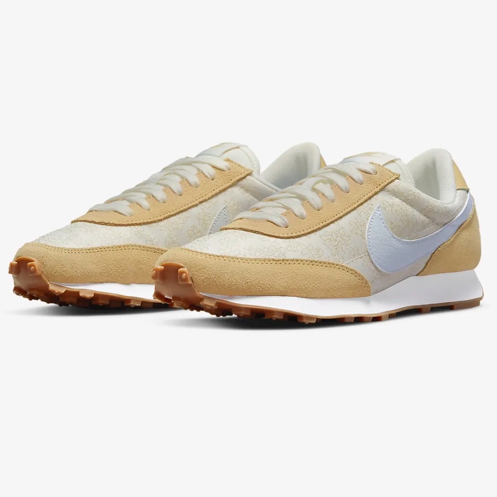 Nike ladies DBreak SE size 6.5